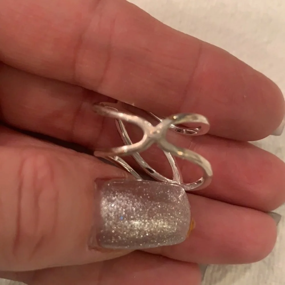 Simple elegant modern classic large swirl rhinestone open work classic silver